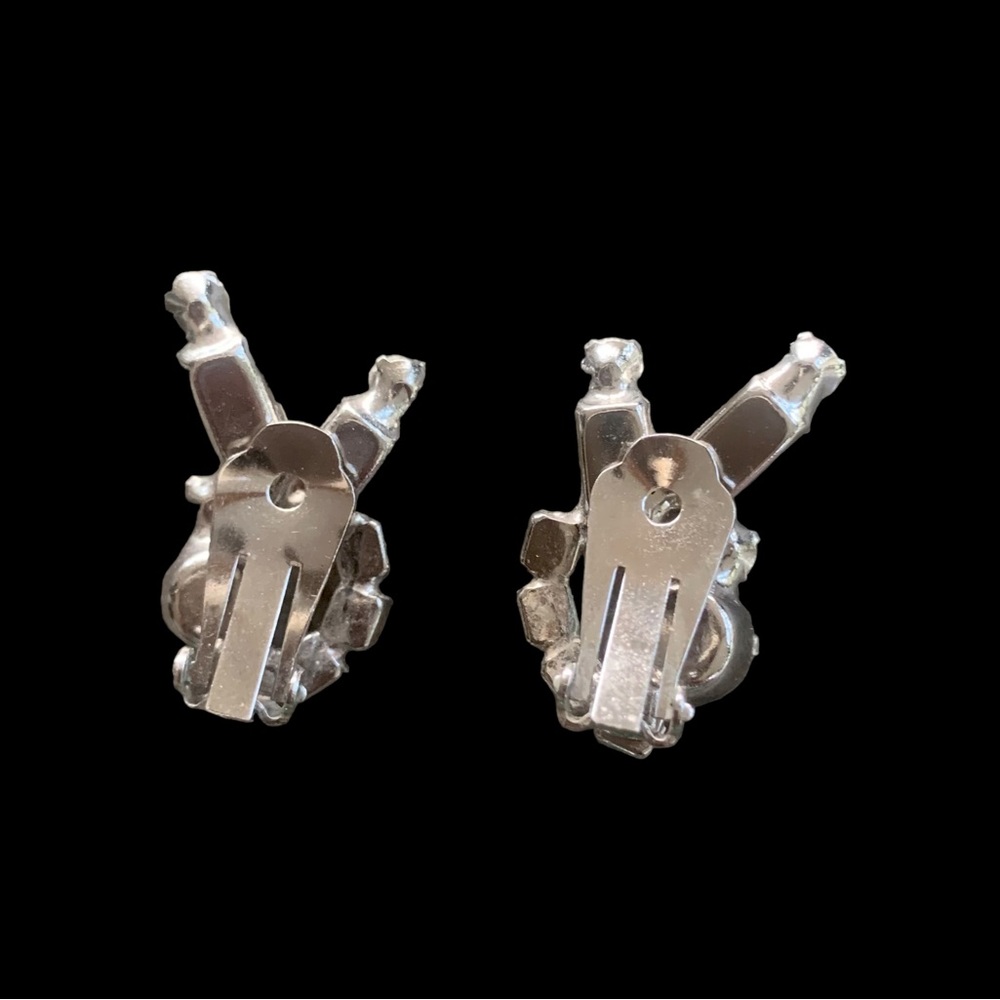 Mid-Century Crystal Clip-on Earring with Cluster Design - Picture 4 of 7